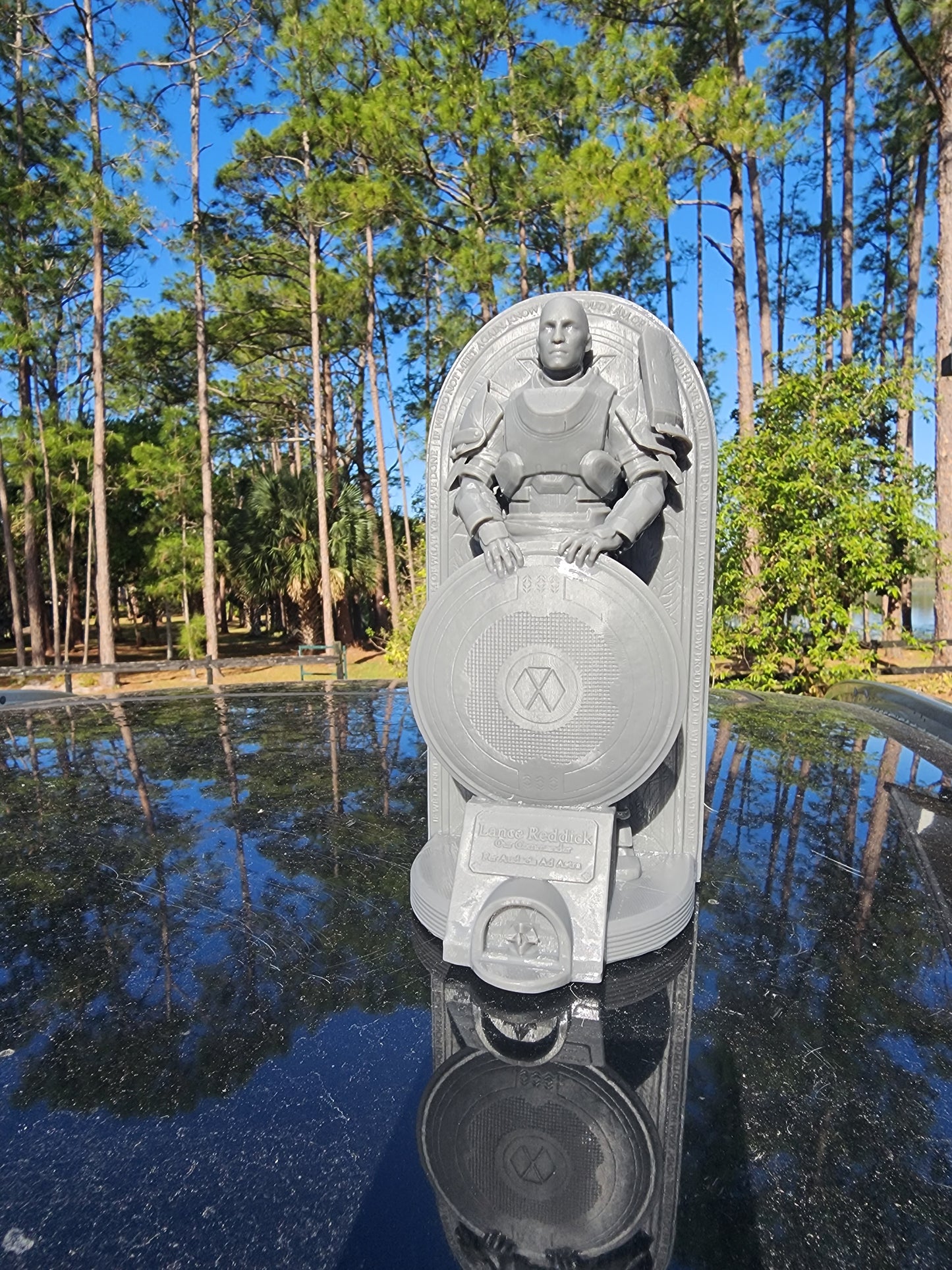 Zavala memorial statue