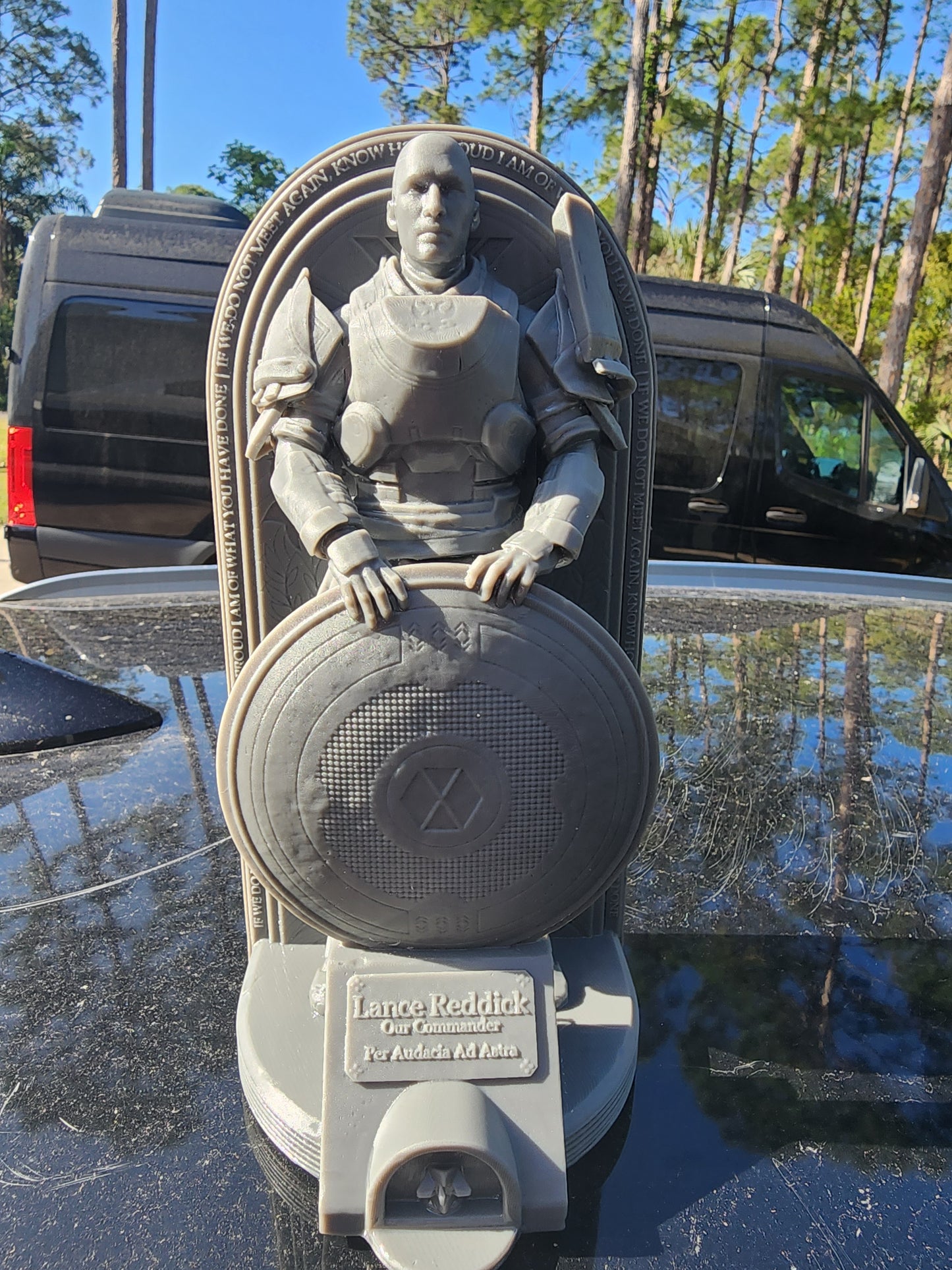 Zavala memorial statue