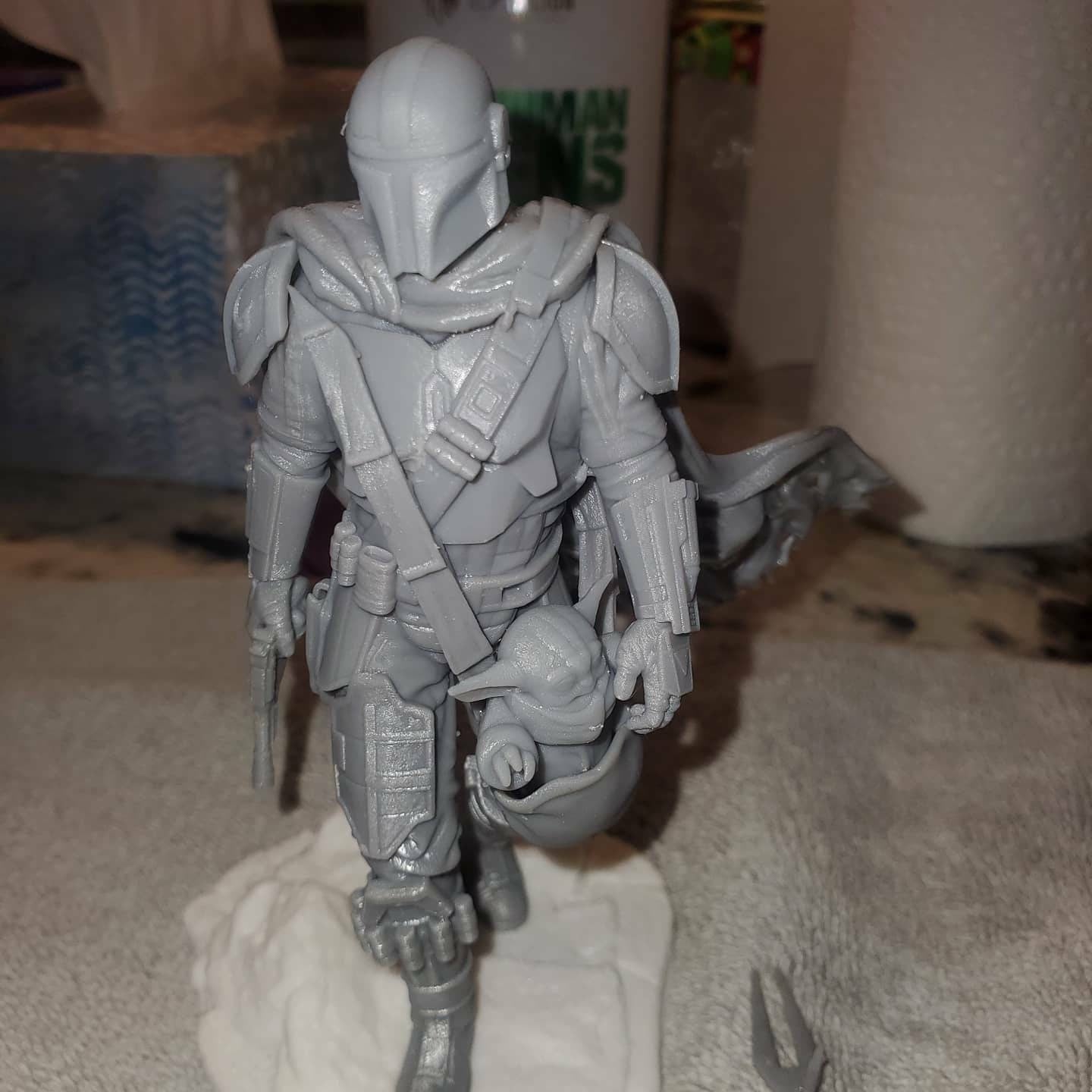 Mandalorian with child - unpainted - 3d printed figurine - collectable - statue