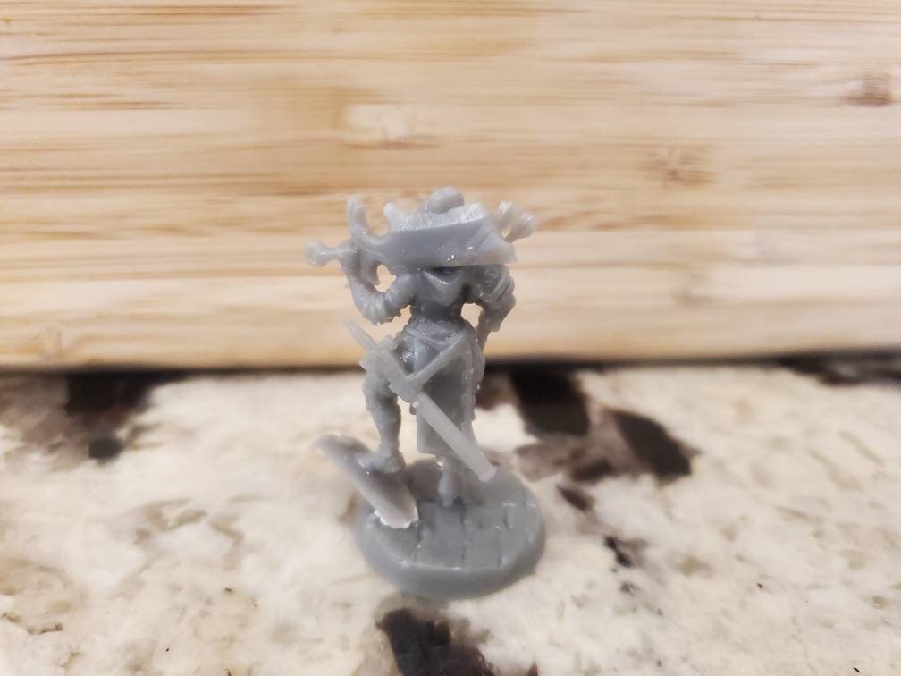 Rose-32mm scale miniature- D&D-pathfinder-tabeltop. RN Estudio