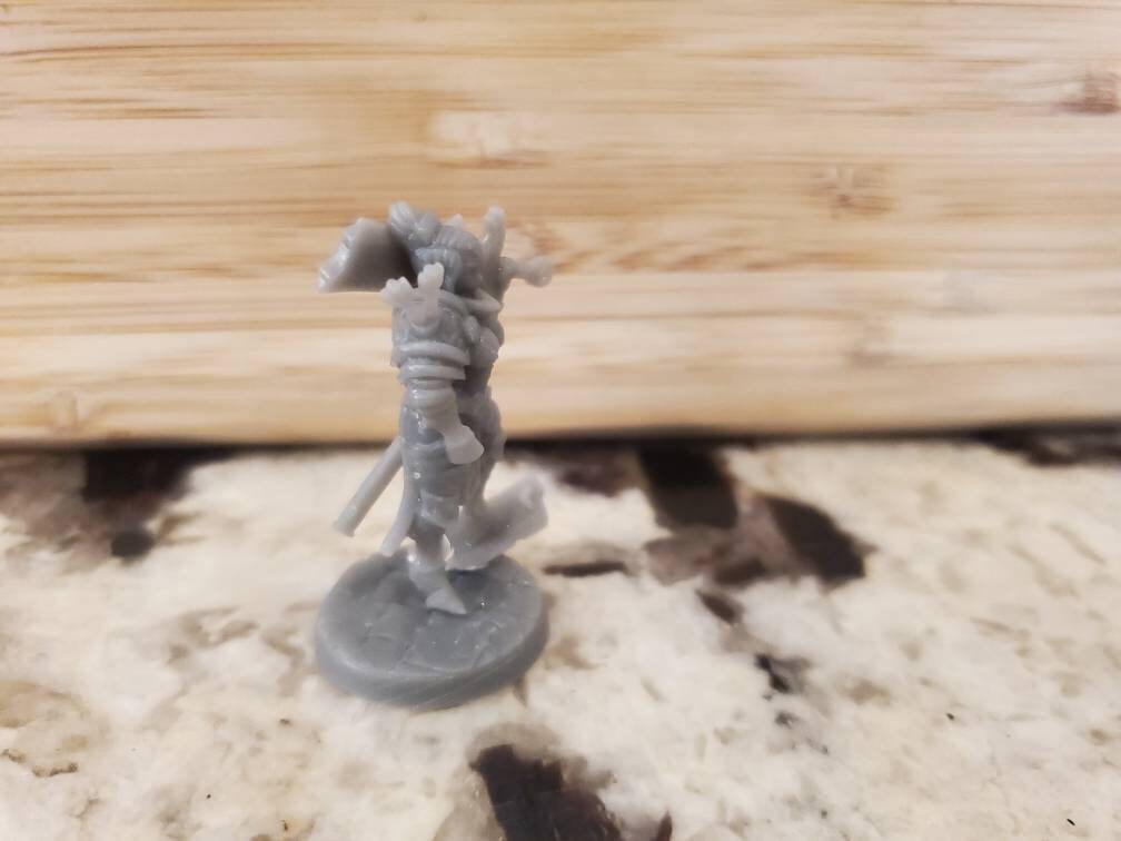 Rose-32mm scale miniature- D&D-pathfinder-tabeltop. RN Estudio