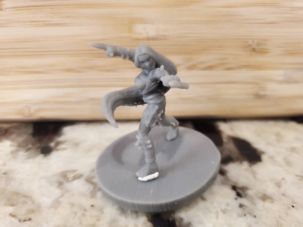 Ako - 32mm scale miniature - D&D - pathfinder - 40k - mini - RN EStudios